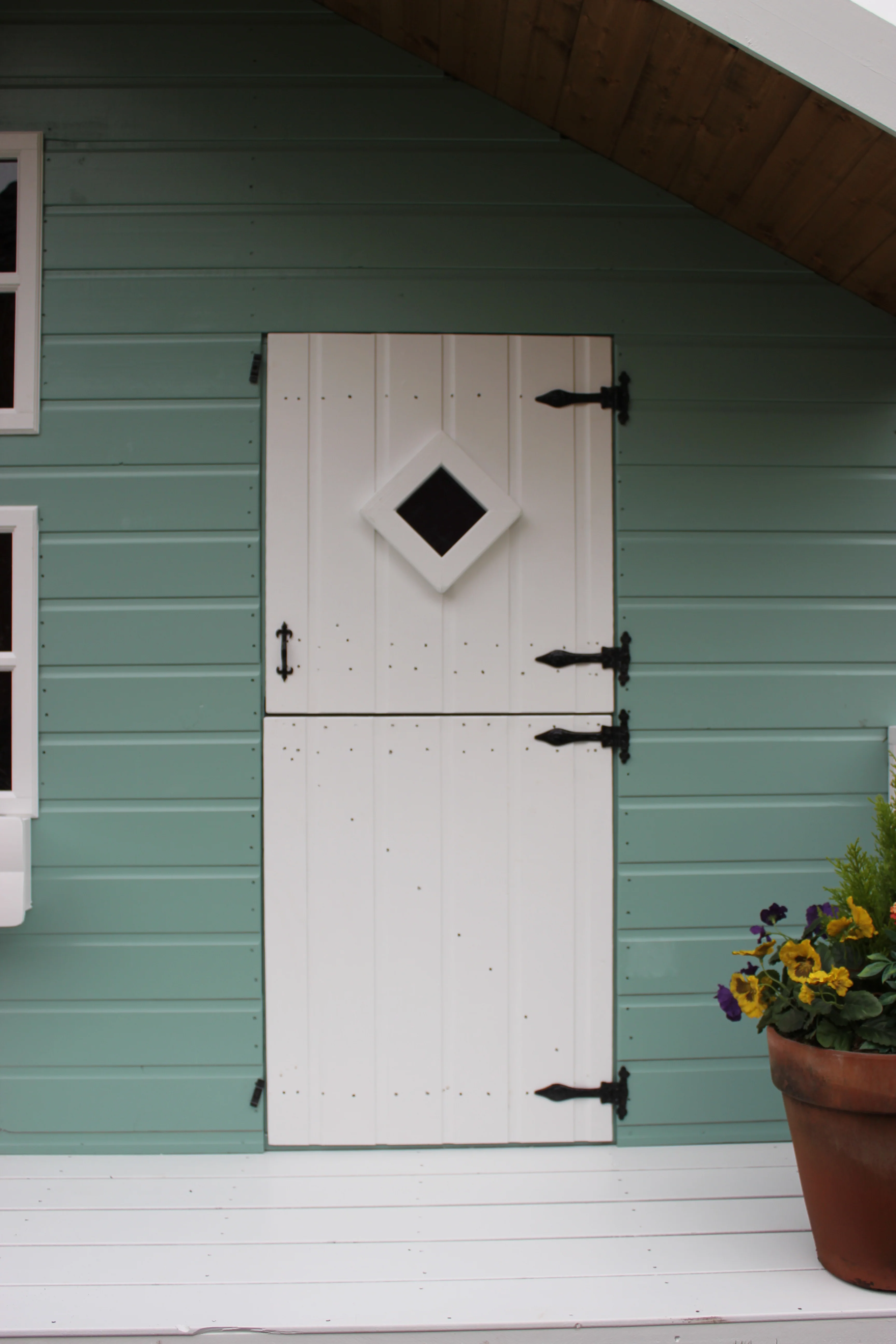 Adventure inc verandah - Image 4