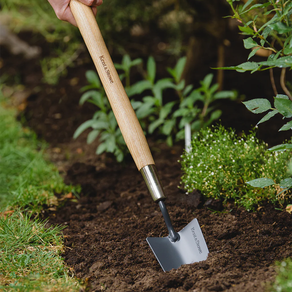 Kent & Stowe Carbon Steel Border Hand Trowel - Image 3
