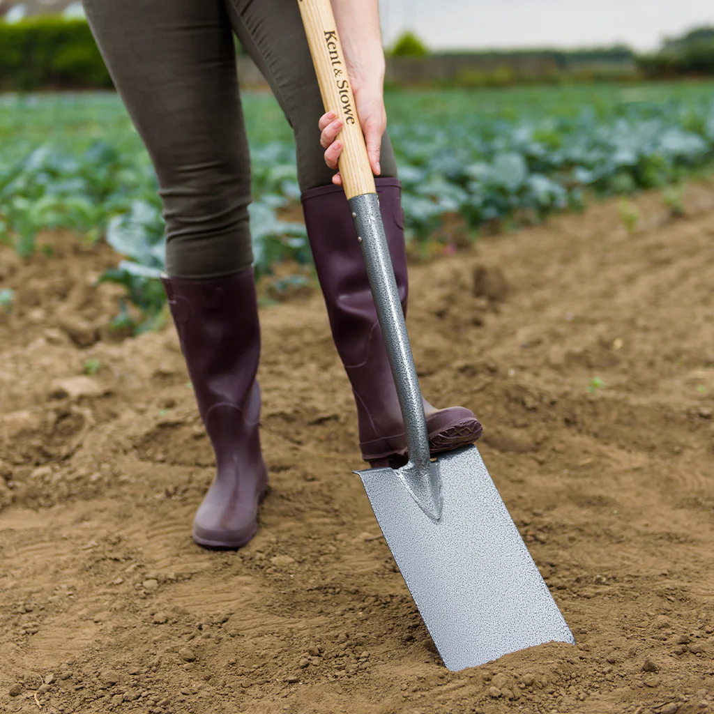 Kent & Stowe Carbon Steel Digging Spade - Image 3