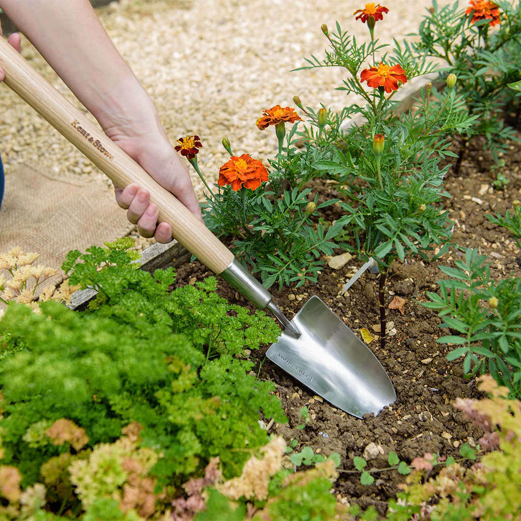 Kent & Stowe Stainless Steel Border Hand Trowel - Image 3