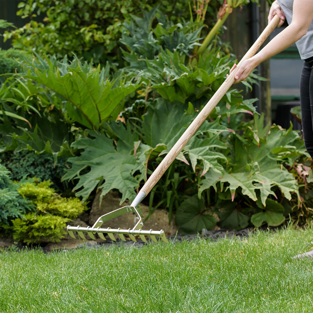 Kent & Stowe Stainless Steel Scarifying Rake - Image 3
