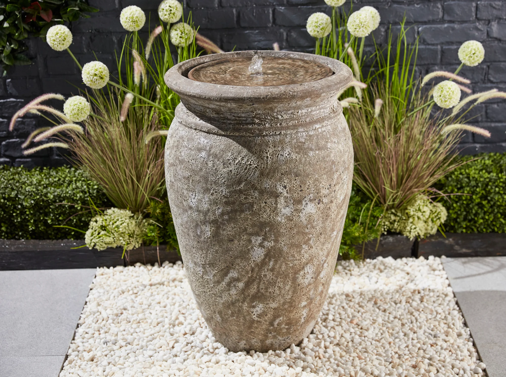 Leona Antique White