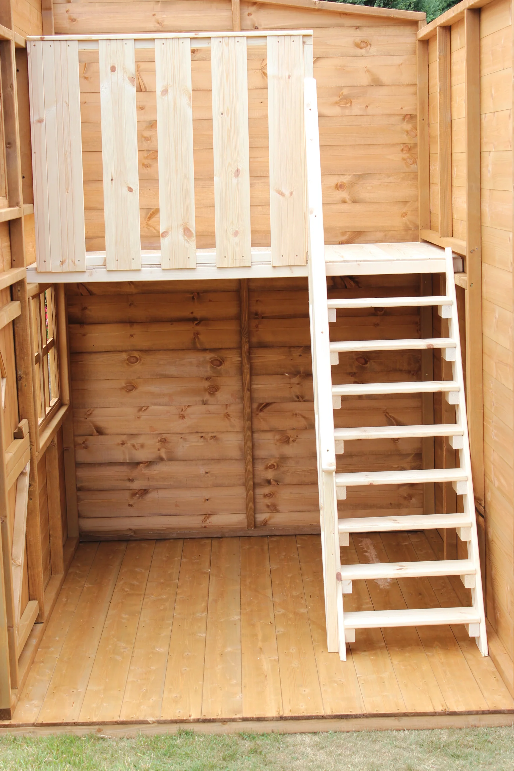 Pent house inc verandah - Image 2