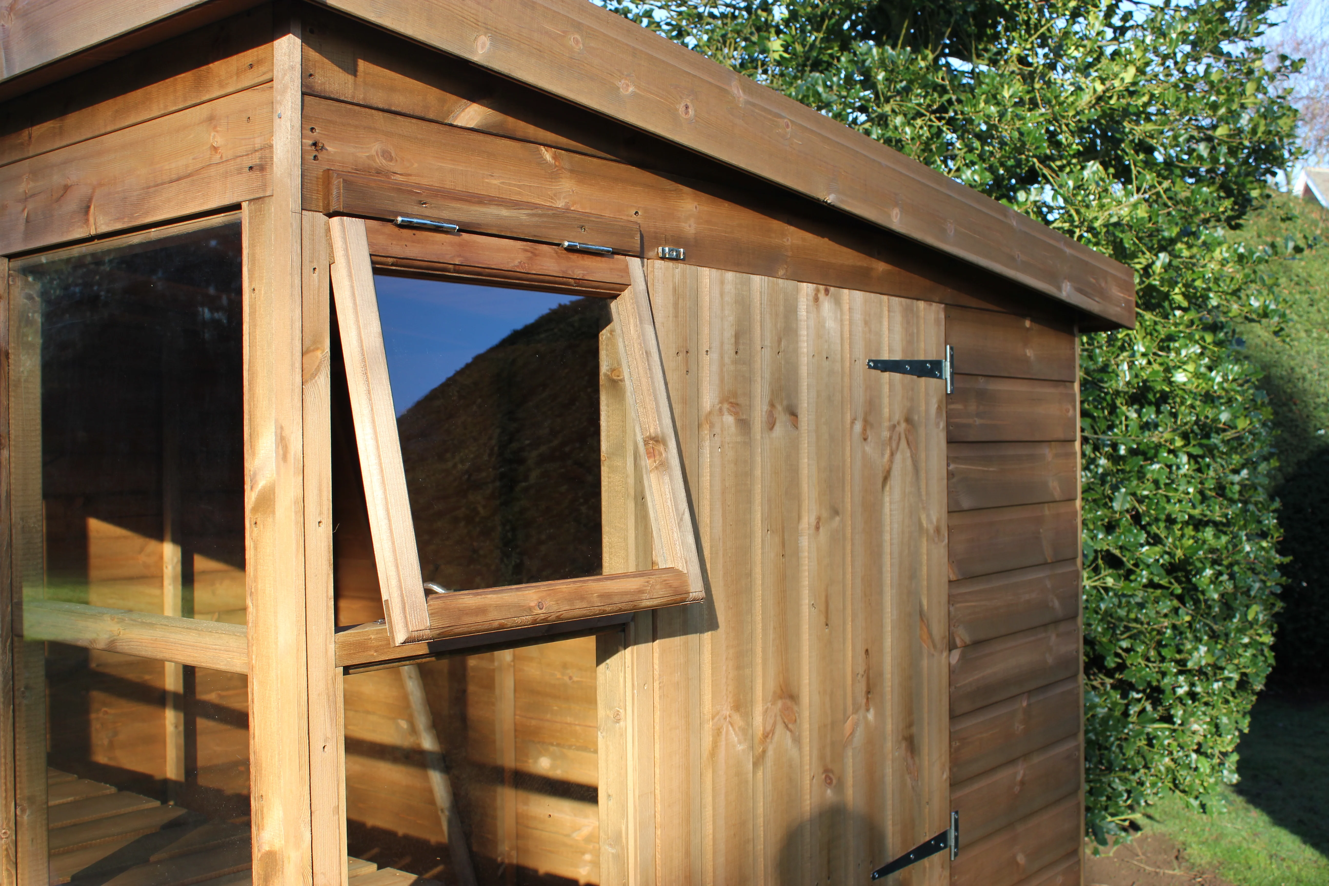 Sun pent shed - Image 4