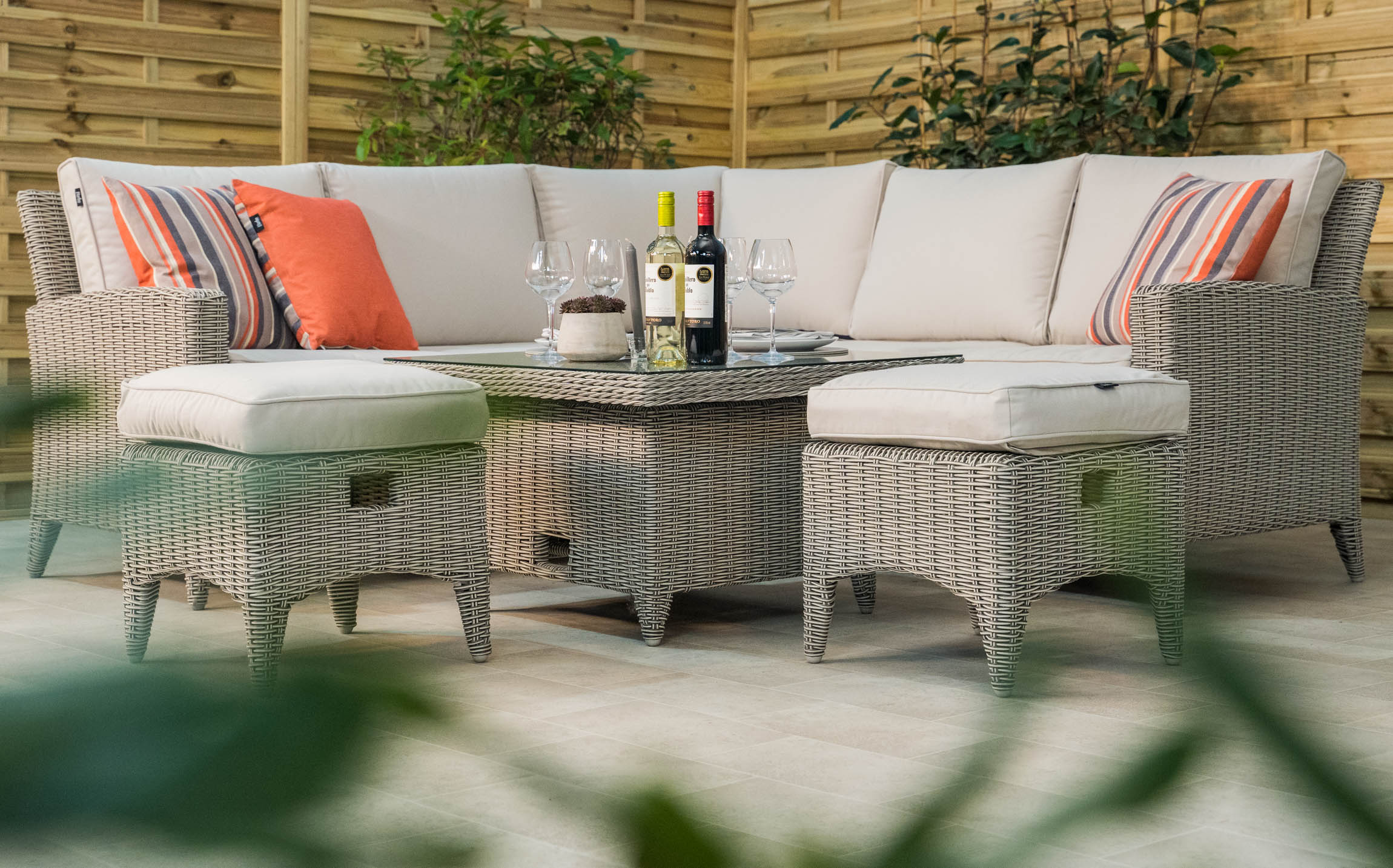 Valencia Compact Corner Dining Set - Image 4
